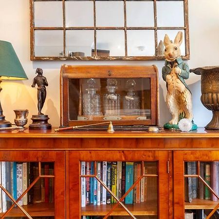 Outstanding Antique 1Br Flat In Soho Daire Londra Dış mekan fotoğraf
