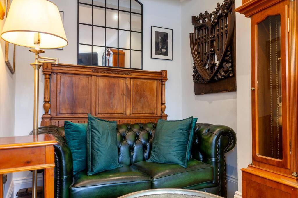 Outstanding Antique 1Br Flat In Soho Daire Londra Dış mekan fotoğraf